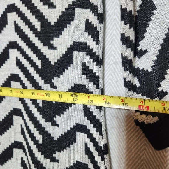 Johnathan Martin Sweater Dress Small Black and White Chevron Knit Dress - Picture 6 of 9